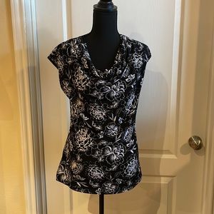 Women’s Black and white Sleeveless Top